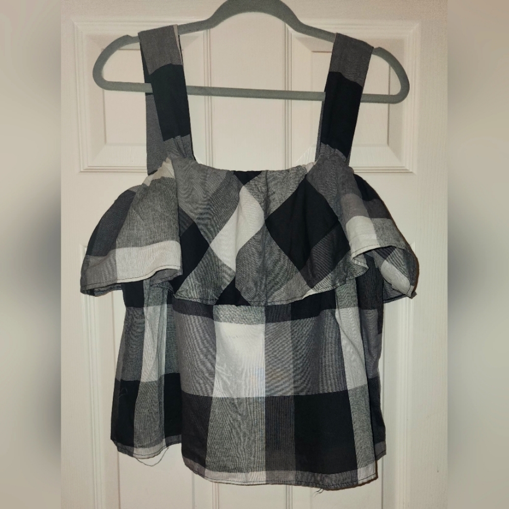 Who What Wear cropped ruffle top - NWT